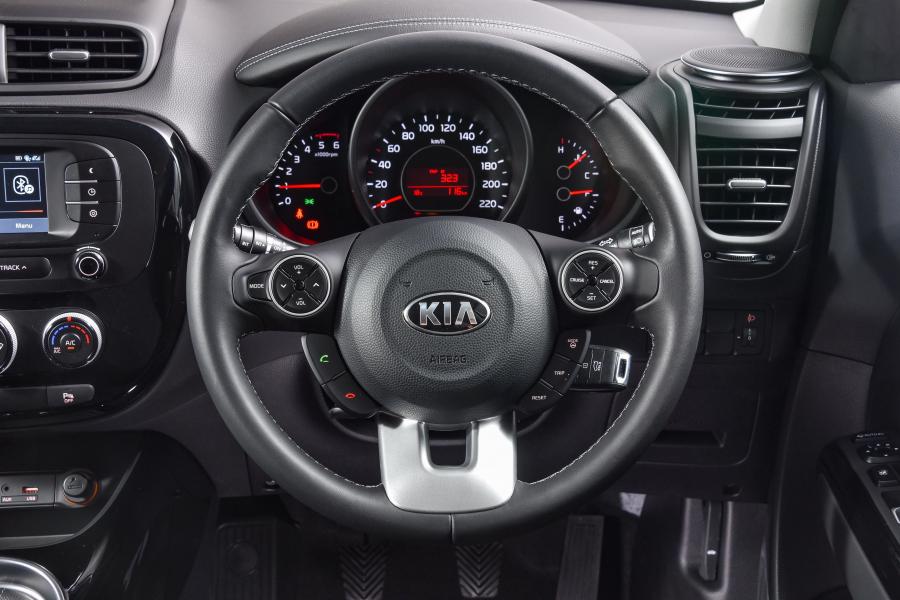 Панель приборов Kia Soul 2017 года  (ZA) (фото 12 из 40)